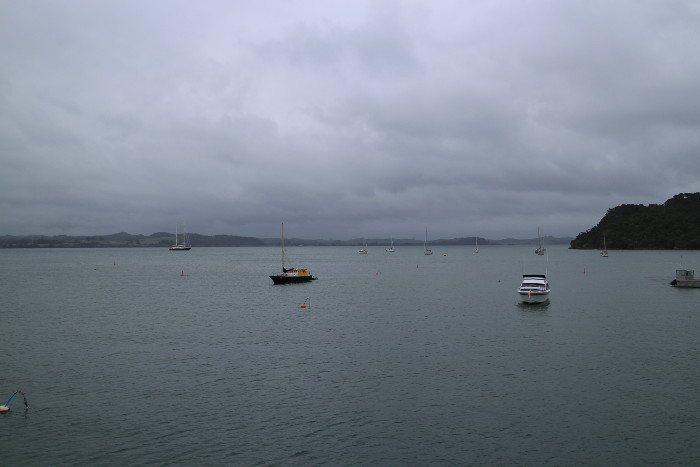 Bay of Islands in Wolken