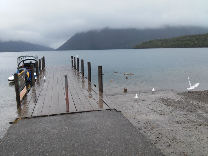 Lake Rotoiti - Links das Wassertaxi